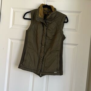 Prana woman’s vest.